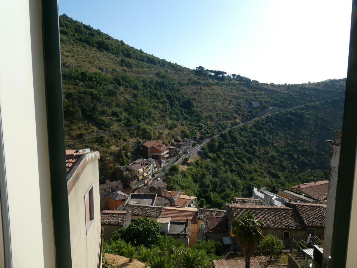 Casa Diamanti-Fox 33 Via Guglielmo Marconi Apartment Sonnino ภายนอก รูปภาพ